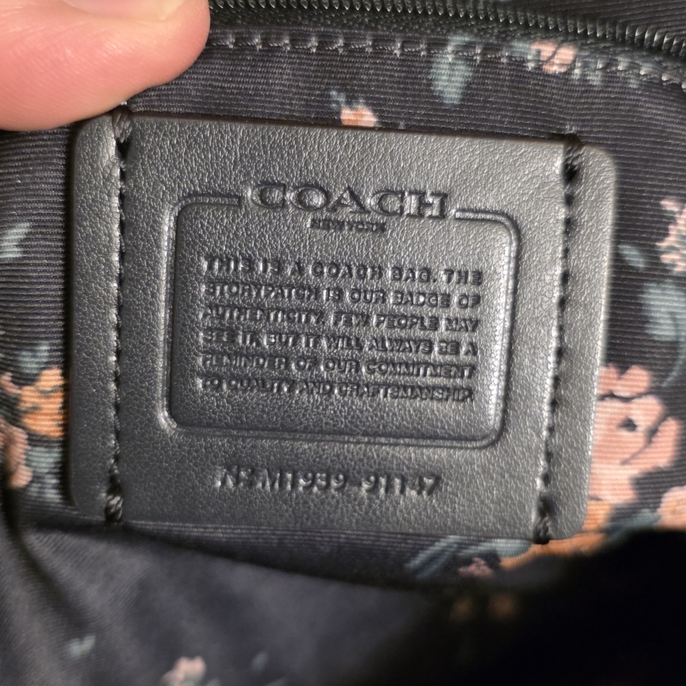 Coach Pink Gallery Tote with Rose Bouquet Interior - Picture 2 of 8
